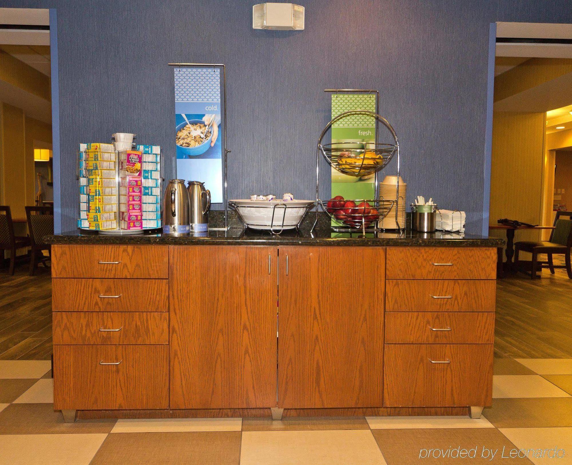 Hampton Inn Harrisonburg South Экстерьер фото